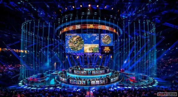 詹姆斯和拉 詹姆斯和拉